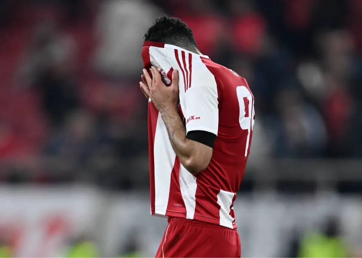 تصویر - تنبیه مهدی طارمی پس از اشتباه بزرگ