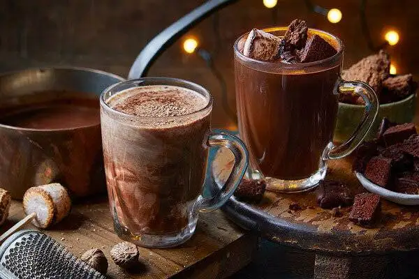 5 نوشیدنی گرمابخش با شیر برای روزهای سرد زمستانی + دستور تهیه