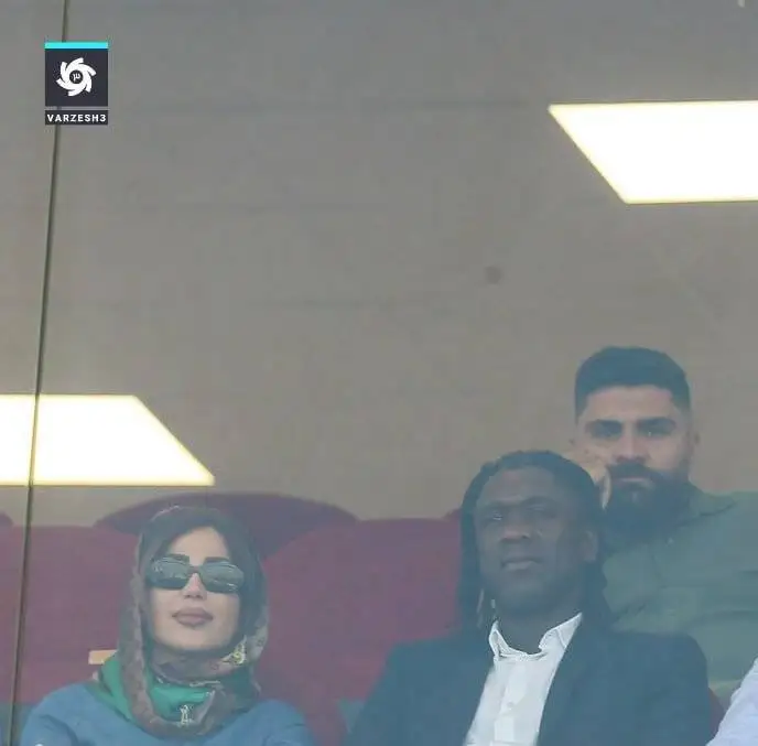 کلارنس سیدورف با همسر ایرانی اش به ورزشگاه قدس رفت + عکس