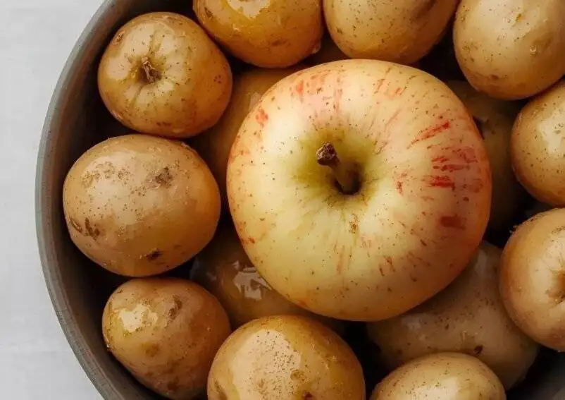 چطور سیب از خراب شدن سیب زمینی جلوگیری می کند؟