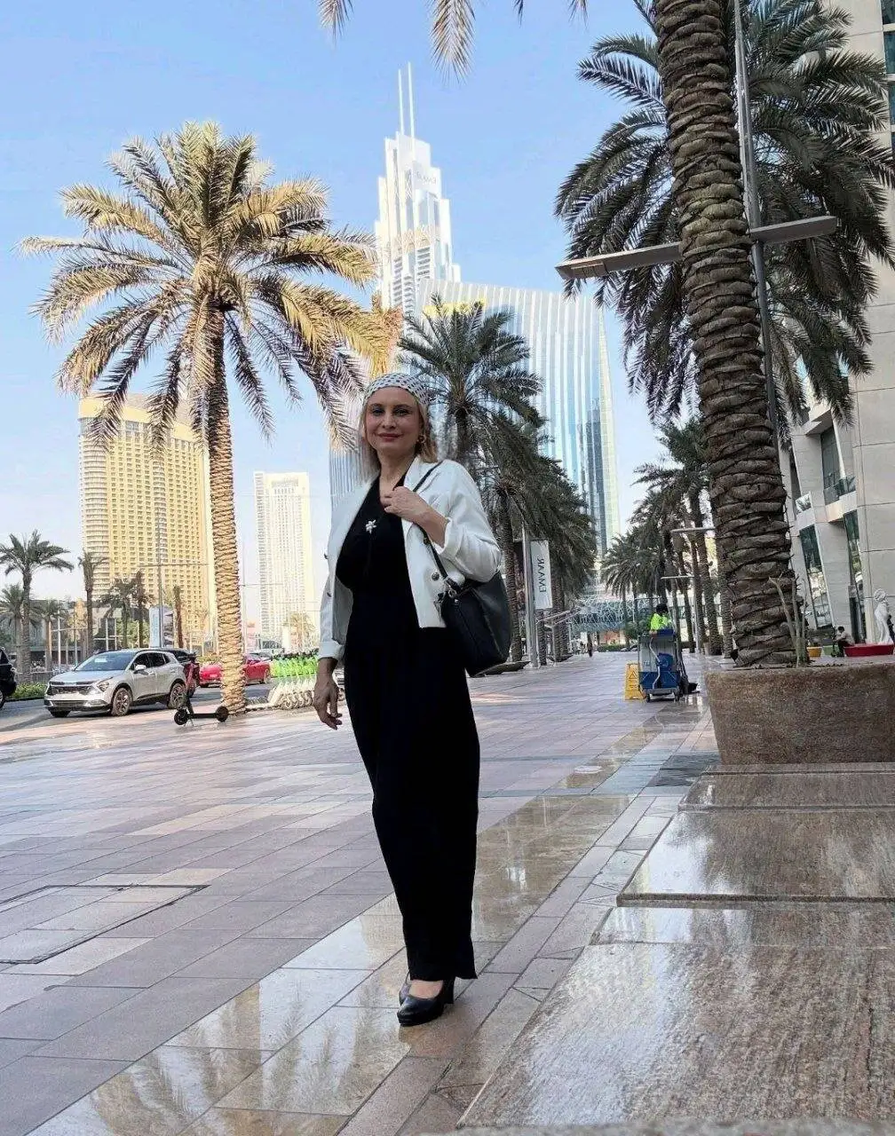 تصویر - پوشش متفاوت مریم کاویانی در سفر به دبی