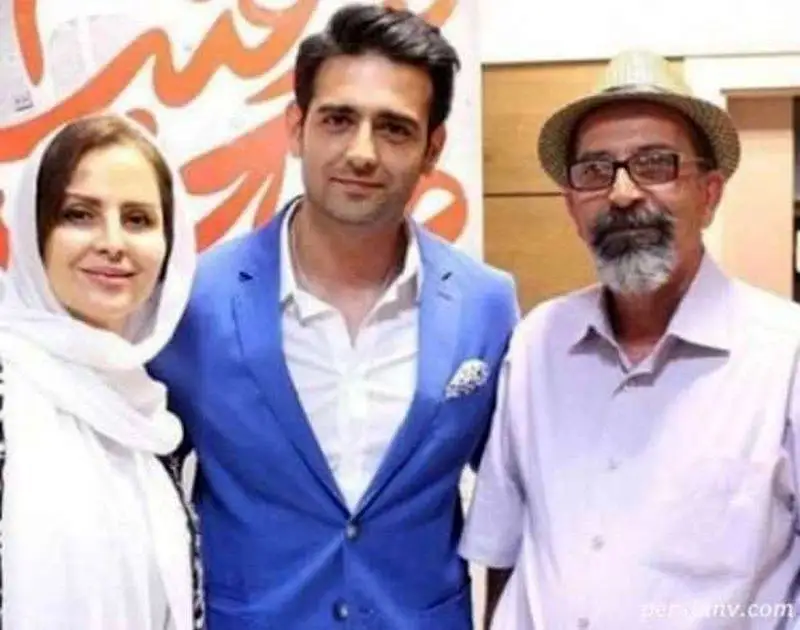 عکس - امیرحسین آرمان بازیگر سریال مانکن در کنار پدر و مادر جوانش