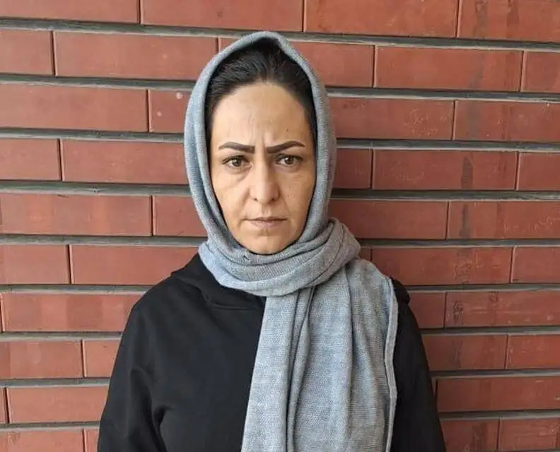 ساکنان کرج شناسایی کنید! این زن متهم سرقت موبایل است - عکس