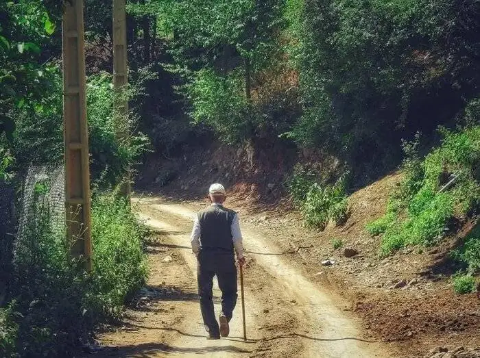 چرا روستایی ها بیشتر عمر می کنند؟ ؛ 5 راز طول عمر روستایی ها