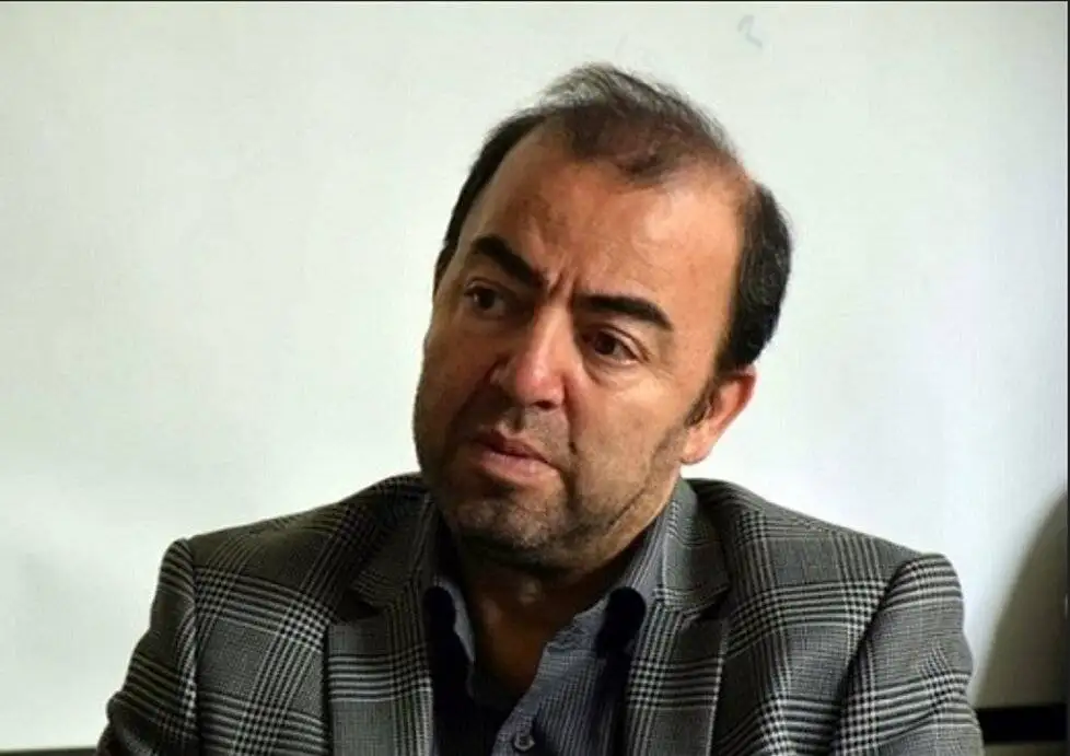 خنده تلخ ایرانی ها در مواجهه با مسائل سیاسی اجتماعی - (طنز و شوخی نوعی مواجهه حداقلی است که فقط بگوییم دغدغه ای هم وجود دارد)
