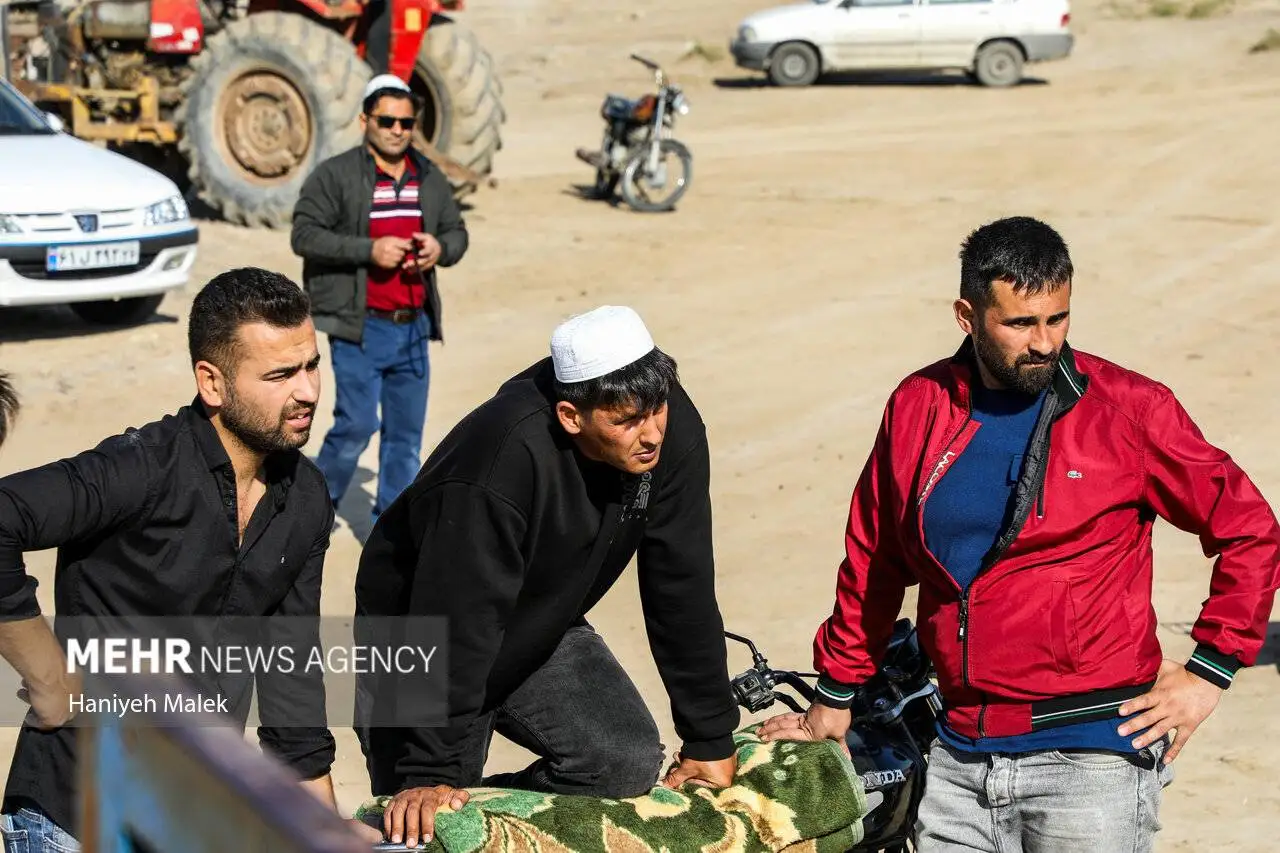 تصاویر مراسم خاکسپاری صابر کاظمی در زادگاهش