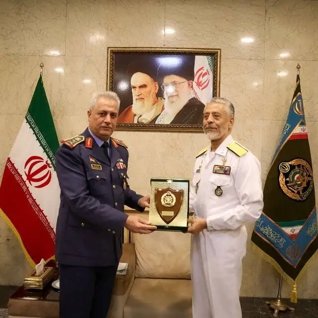 مقام ارشد نظامی عراق در ستاد فرماندهی کل ارتش ایران+ عکس