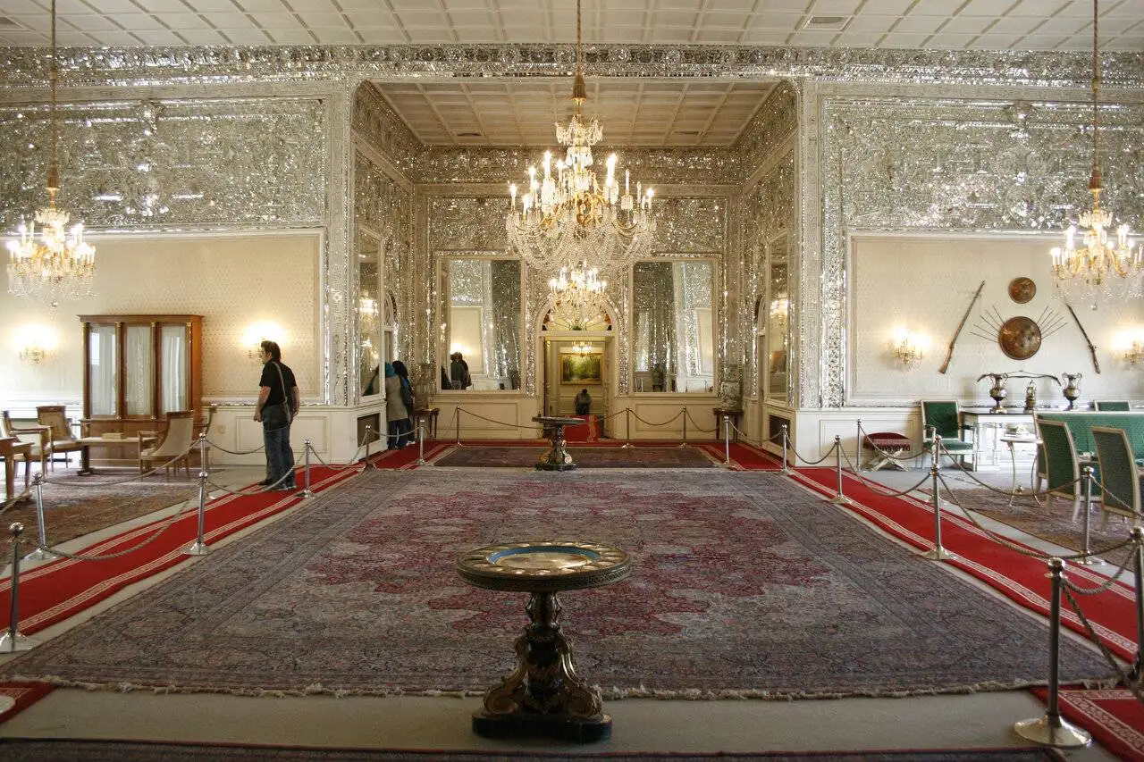 تهران گردی با شاعر سینمای ایران!