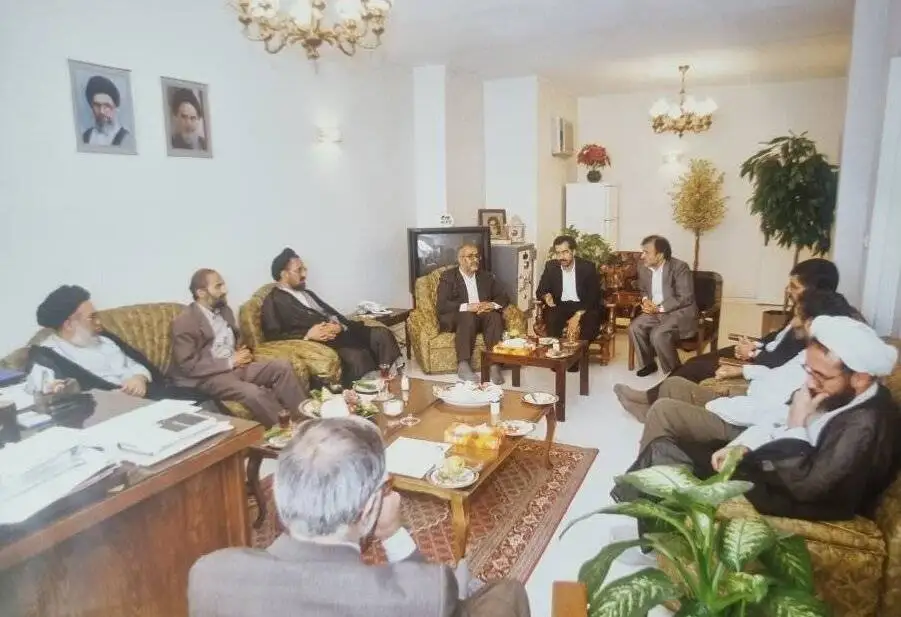 ناگفته های نفر دوم وزارت ارشاد - از شب های شعر گوته تا اختلاف با وزیر آموزش و پرورش و همکاری با موشکی سپاه - ماجرای دیدار رهبری با مدیران مطبوعات