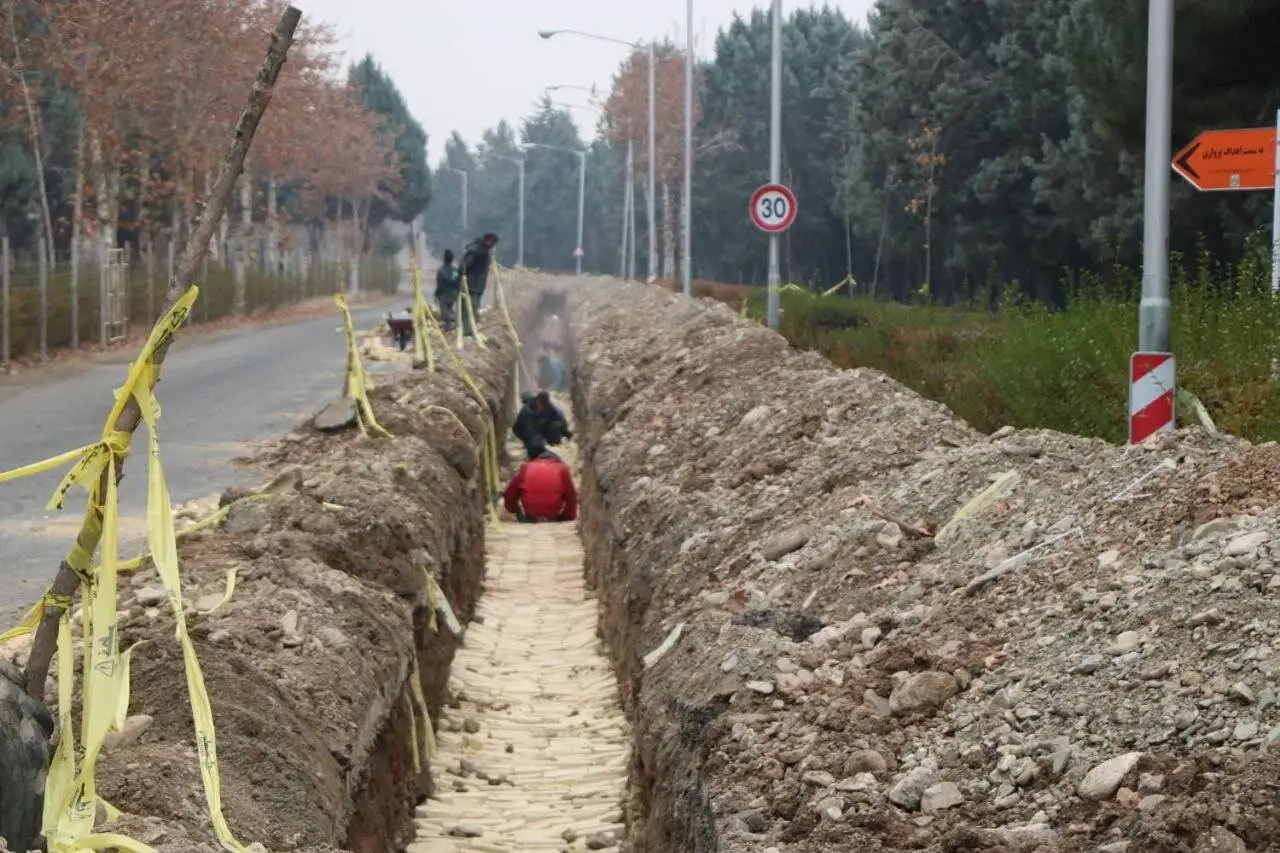 شروع عملیات بروزرسانی تابلوها و کابل های برق مجموعه ورزشی آزادی بعد از 56 سال