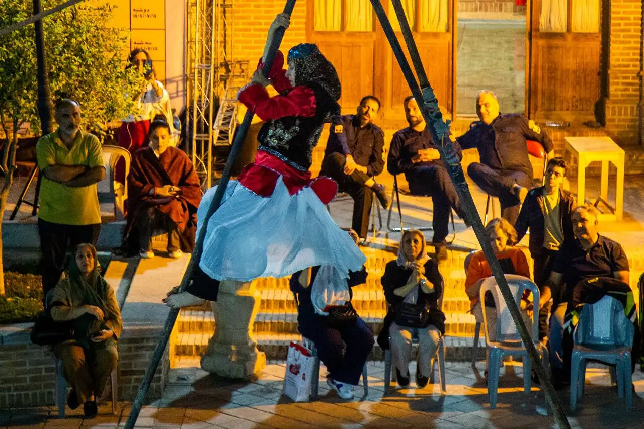 از سیاه بازی خردسالان تا اجرای هیجان انگیز زوج لافندباز گیلانی - عکس