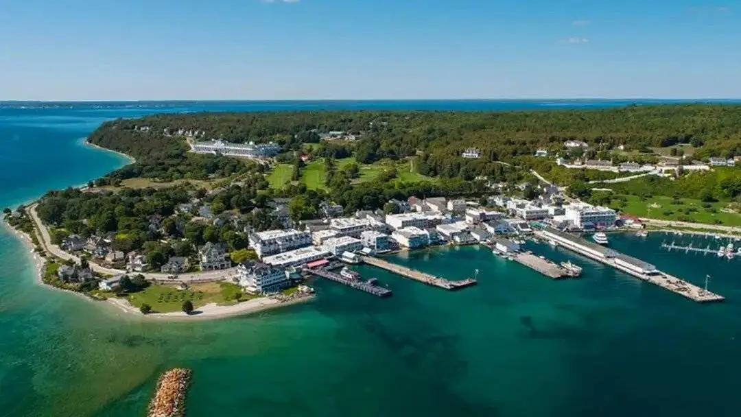 مردم این جزیره در گذشته زندگی می کنند! - عکس