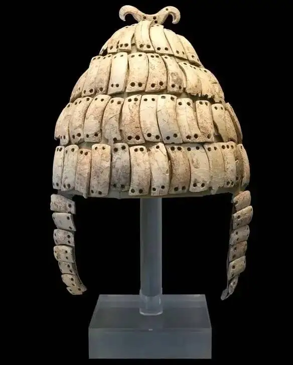 کلاه خودهای چند هزار ساله از عاج گراز - عکس