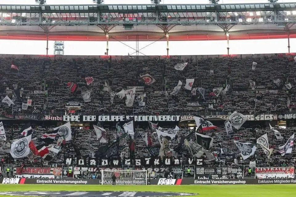 جنجال سرخابی ها: در اروپا با شعارهای توهین آمیز چه می کنند؟