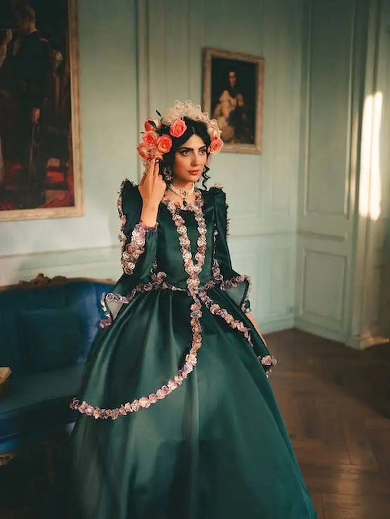 عکس - رونمایی هلیا امامی از مد اروپای قرن هجدهم با تن پوش اندامی ...