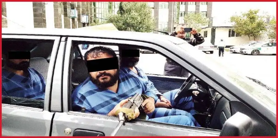 جنایت ناگوار مرد یک پا با شلیک کلاشینکف - 3 جوان در خون خود غلطیدند + عکس
