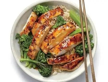 10 غذای رژیمی با مرغ برای ناهار محل کار : سیرکننده، پروتئینی و آماده