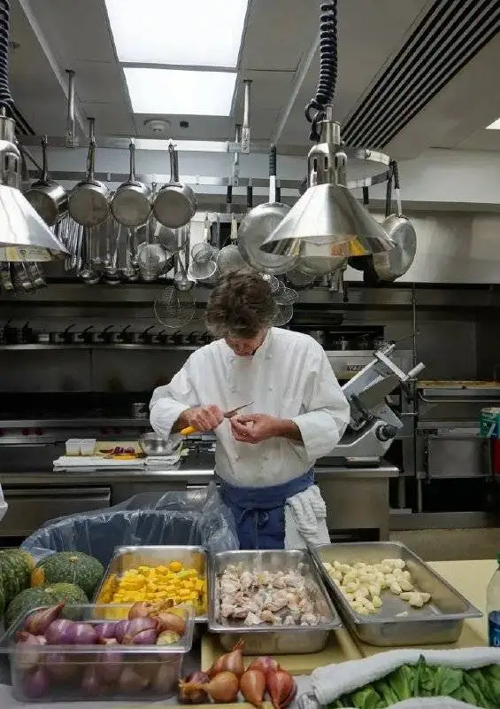 ترامپ این روزها چه غذاهایی می خورد ؟ + تصاویر - همه چیز درمورد آشپزخانه اختصاصی کاخ سفید