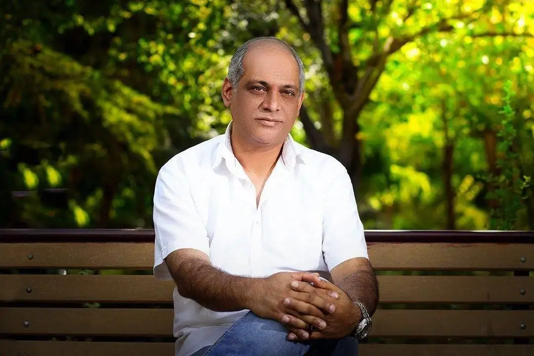 گوشه هایی از زندگی یک معلول ضایعه نخاعی - نادر فلاح با (رقص پا) همراه شد