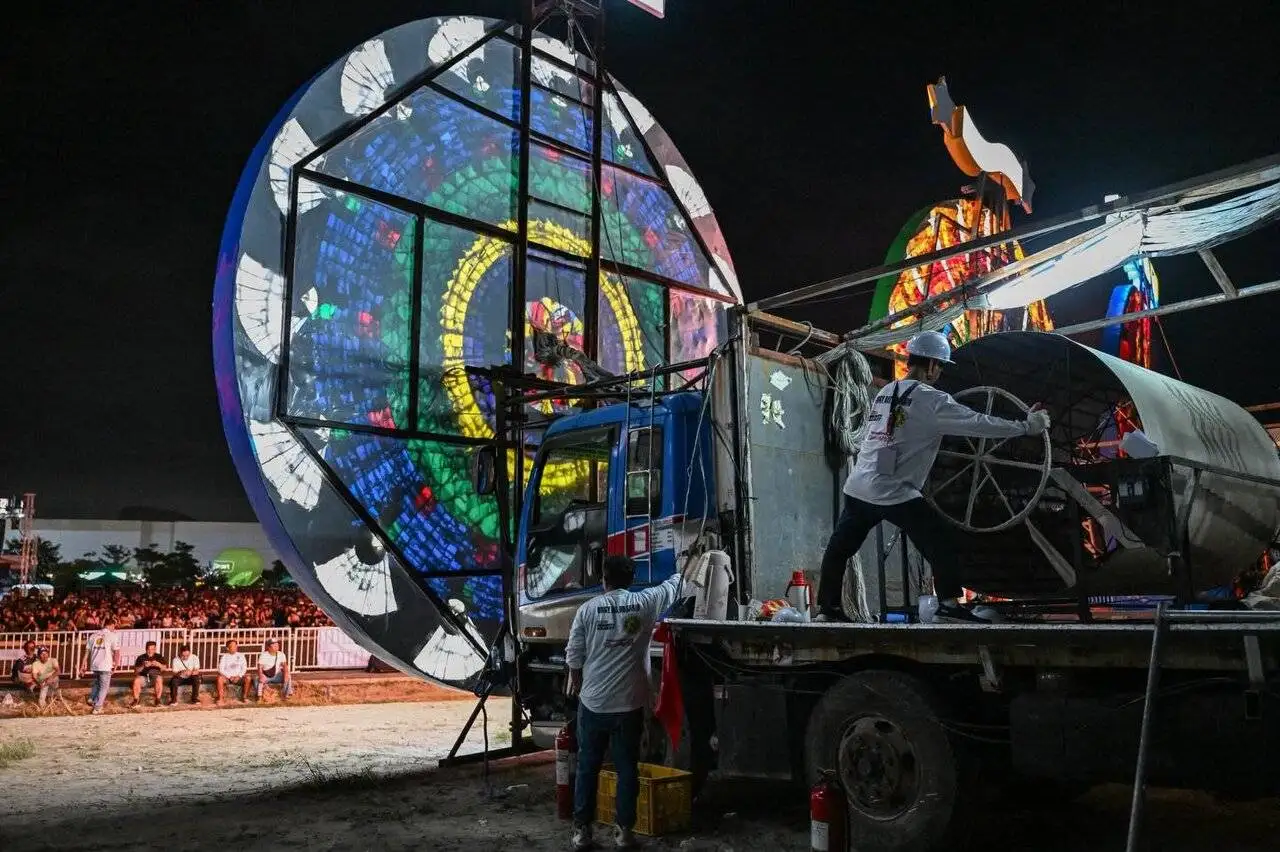 جشن فانوس ها در کریسمس فیلیپین