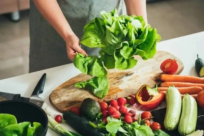 توصیه به خانم های شاغل؛ با این ترفندها سریع تر آشپزی کنید