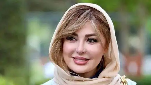 عکس - تیپِ خاص نیوشا ضیغمی در 45 سالگی جلب توجه کرد - هارمونی رنگ از شلوار تا کت کوتاه و شال ...