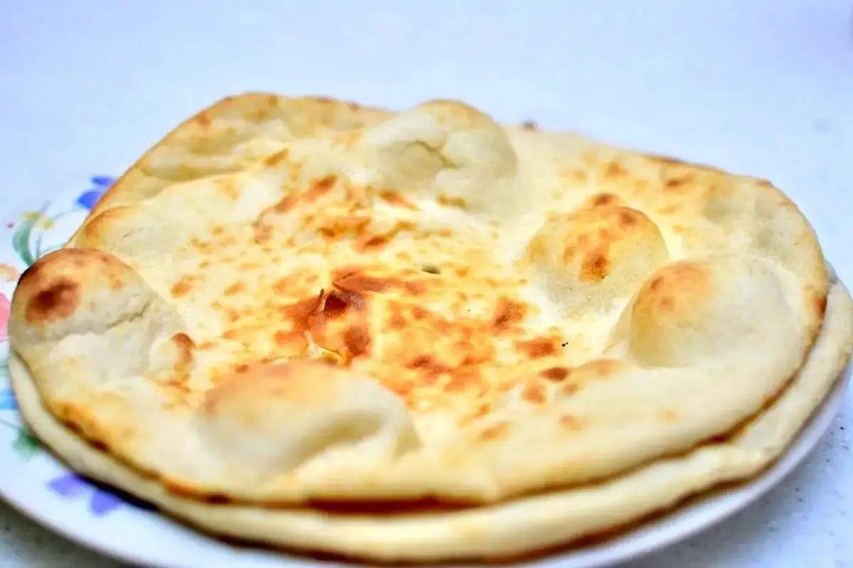 درست کردن نان یوخا؛ نان نازک و خوشمزه ثبت شده در لیست آثار ملی