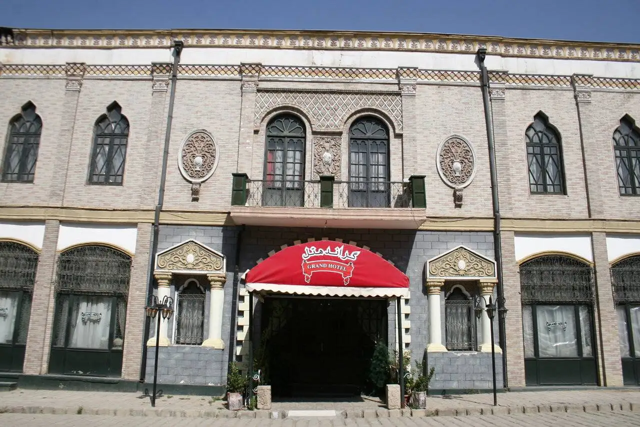 تهران گردی با شاعر سینمای ایران!