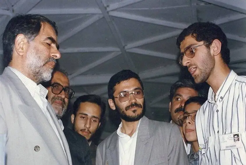 ناگفته های نفر دوم وزارت ارشاد - از شب های شعر گوته تا اختلاف با وزیر آموزش و پرورش و همکاری با موشکی سپاه - ماجرای دیدار رهبری با مدیران مطبوعات