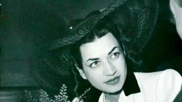 عکس؛ سفر در زمان؛ عکس آتلیه ای(اشرف پهلوی در کنار دو پسر و برادرزاده اش)؛ دهه 20