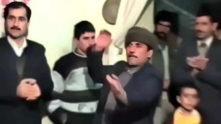 ویدیو - آواز شاد؛ تو عروسی دهه 50 پیرمرد و رفقاش چه رقص جون داری میکنن فقط قیافه دوماد