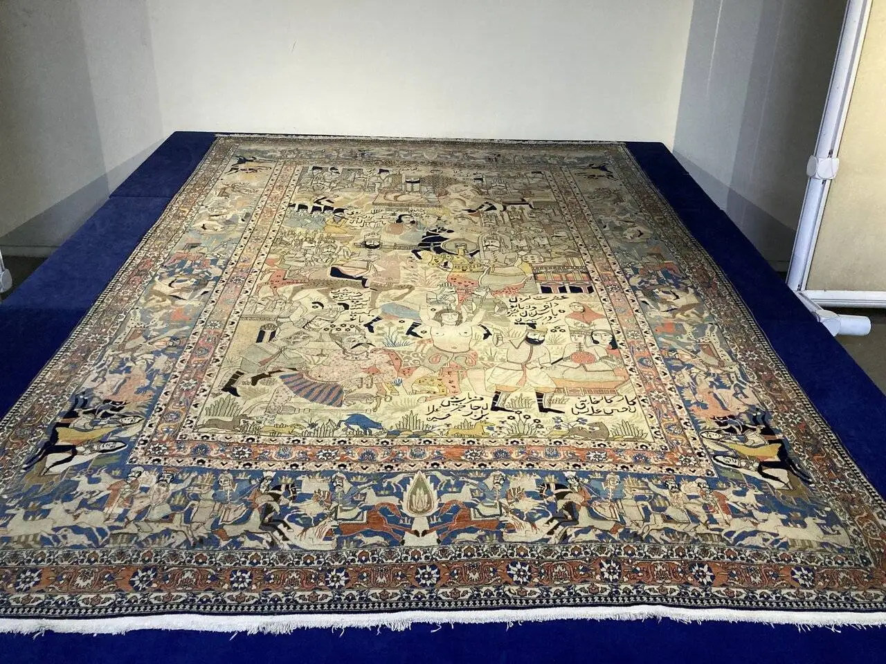 قالی های پر قصه