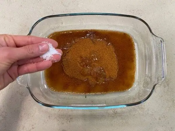 خروس سرخ شده با مرینیت ویژه در کنار سیب زمینی برشته - مراحل کامل روش تهیه + تصاویر