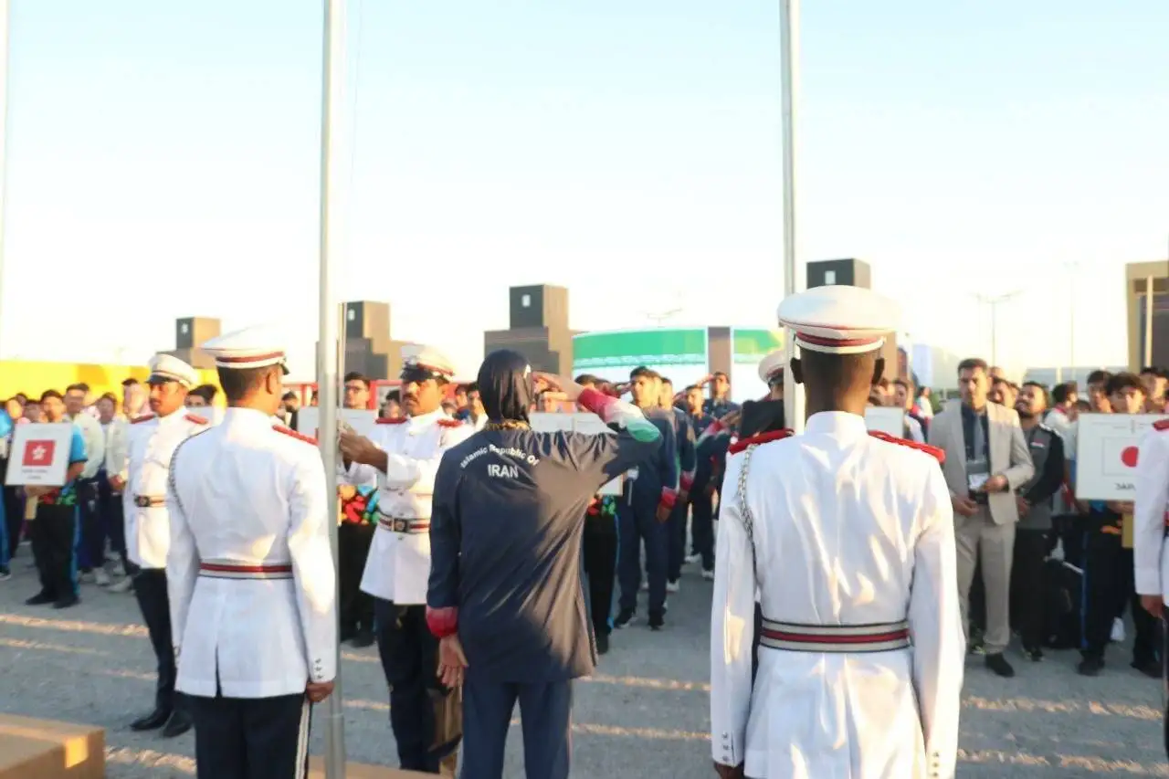 عکس - اهتزاز پرچم ایران در بحرین