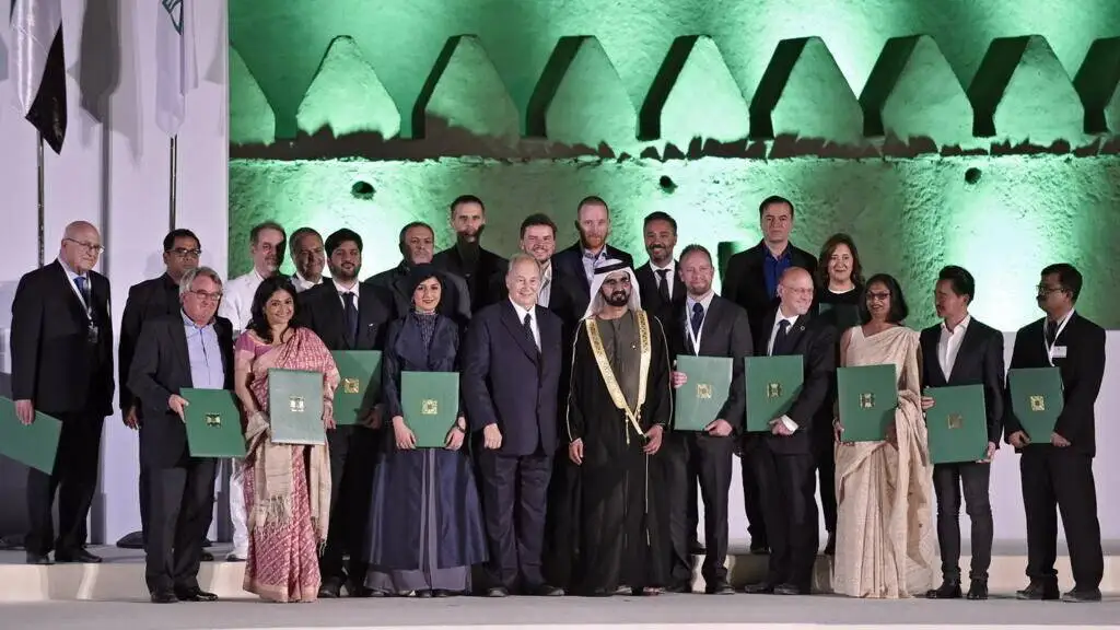 سازه مدرن تهران که پلی به سوی زیبایی های شهر است