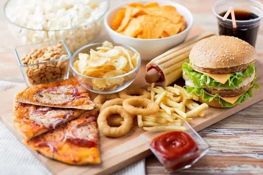 چرا غذاهای ساده و طبیعی دو برابر بیشتر به کاهش وزن کمک می کنند؟