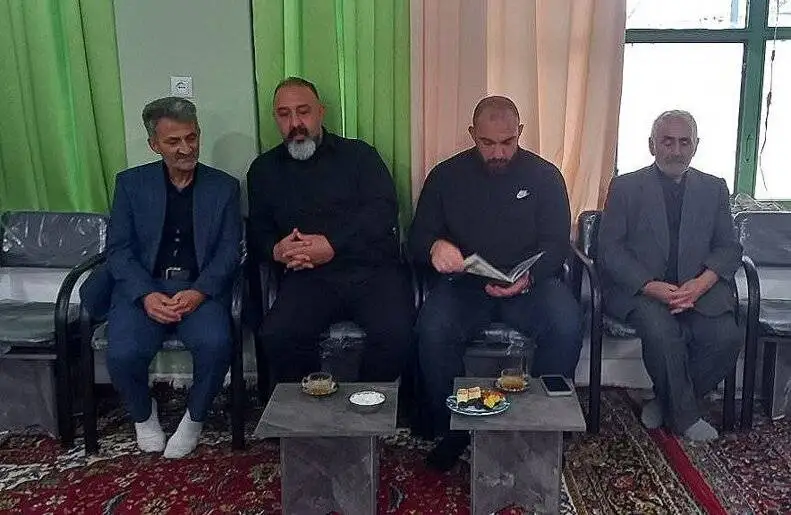 تصویر - قهرمان های دنیا در منزل مدافع استقلال!