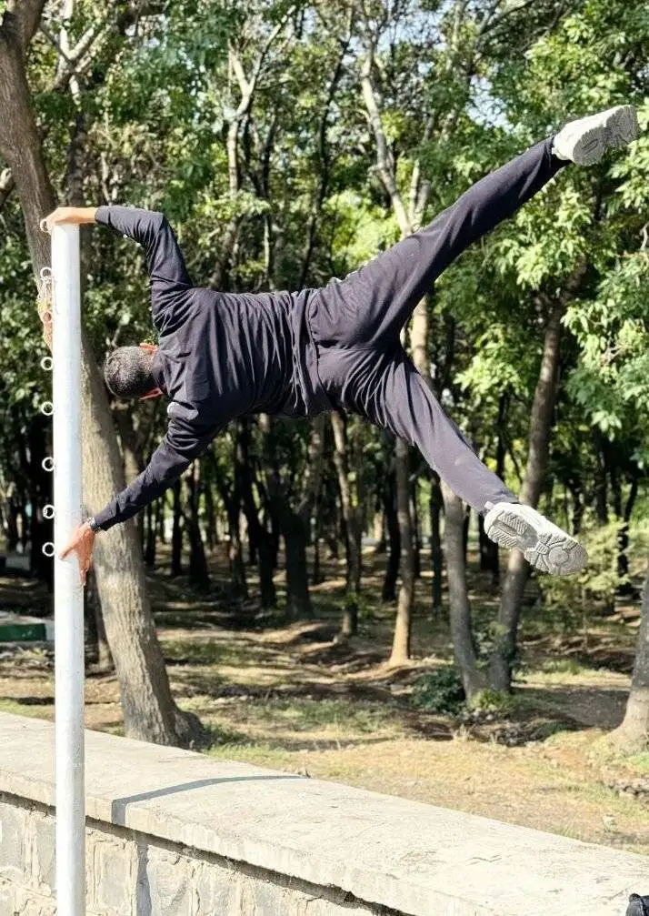 طلبه پارکوکار - راه های رسیدن به خدا؛ از منبر تا اکسپلور