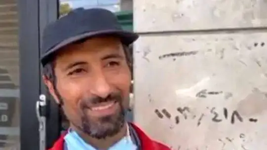 فیلم غوغای اجرای آهنگ استاد شجریان توسط پاکبان خوش صدا - بنازم به این صدا پر قدرت و بهشتی !