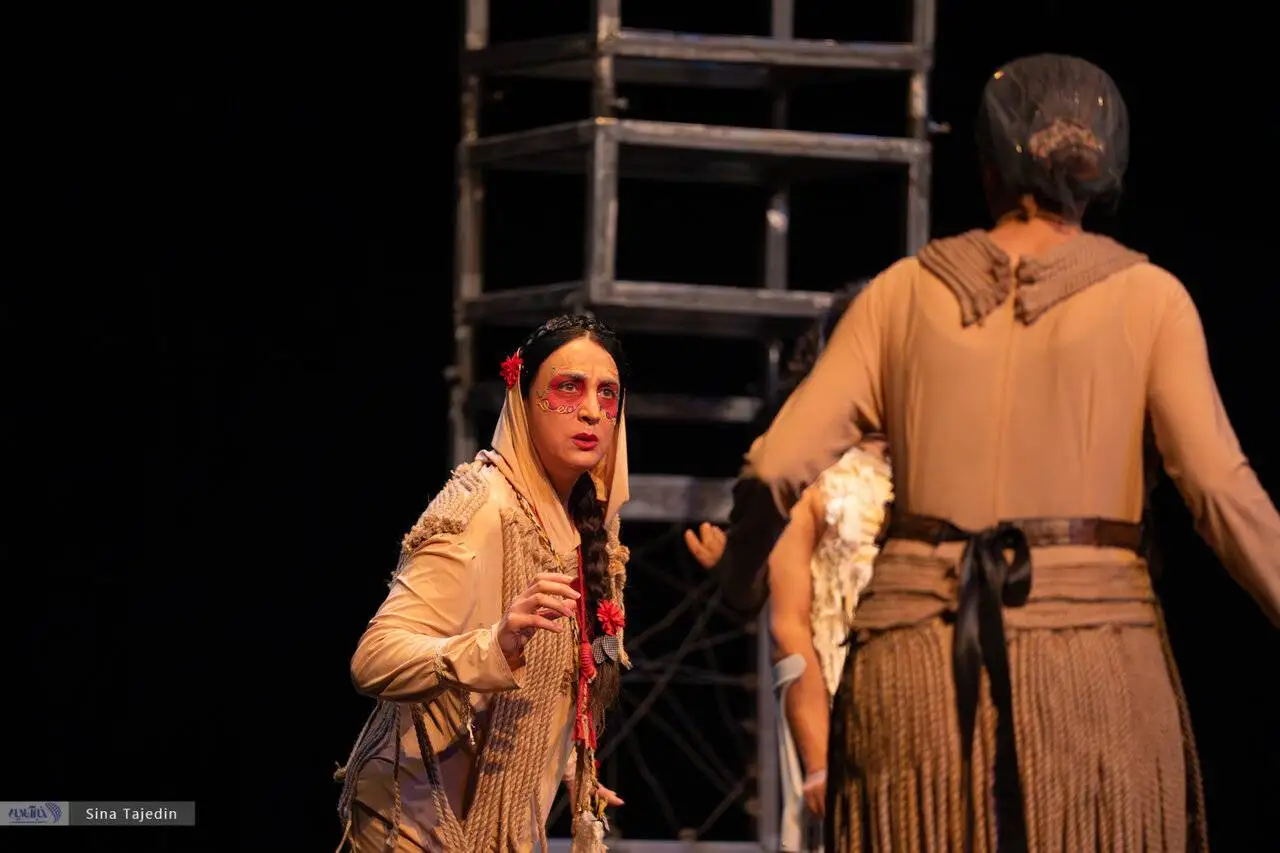 زنی که برای برگشت برکت به باغ به عقد درخت درآمد - گزارش تصویری نمایش (عروس انار)