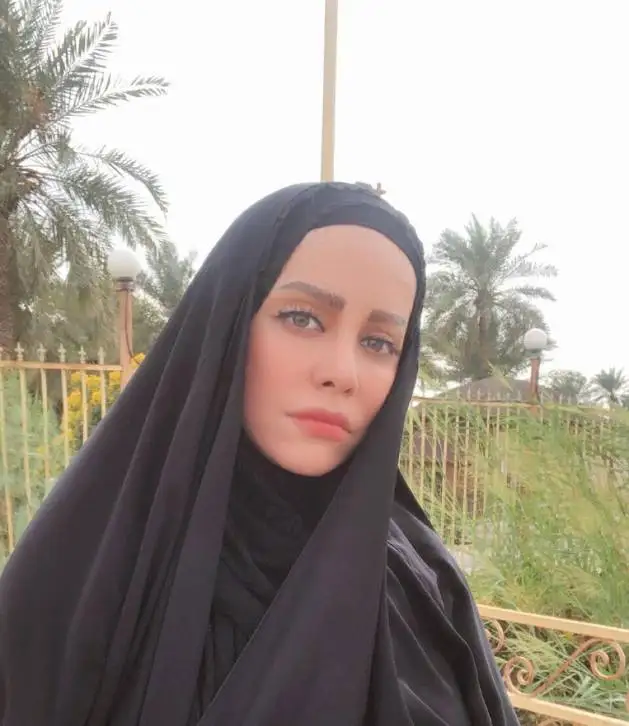 عکس - تغییرچهره زمین تا آسمان شراره رخام با چادر و پوشش زیبای عربی - چقد این حجاب بهش میاد!