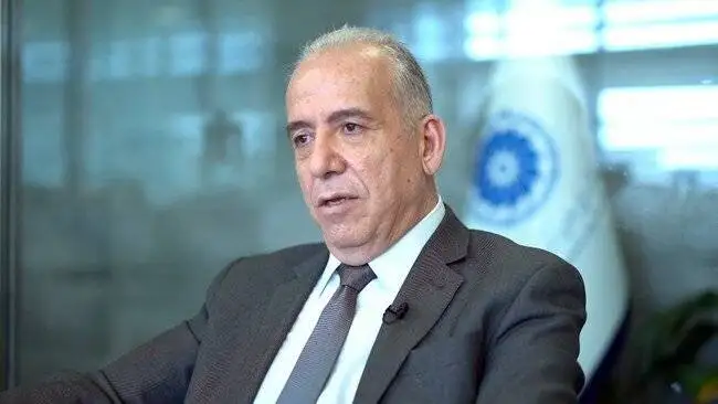 رییس اتاق ایران و چین: کشور در وضعیت نرمال قرار ندارد - اکنون زمان گران کردن دلار یا بنزین نیست