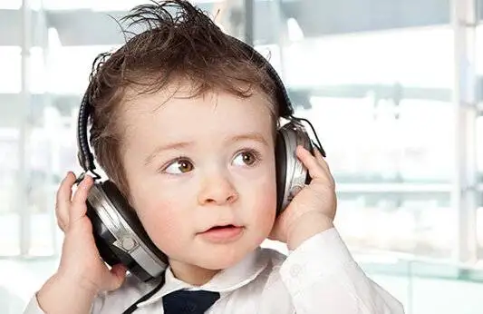 عوارض خطرناک استفاده از هندزفری برای گوش ها