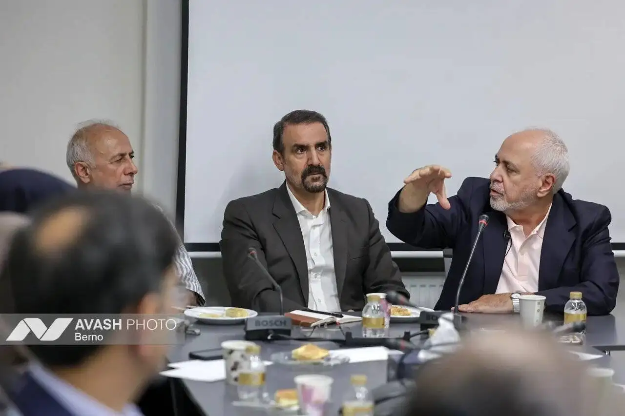 ظریف: به همه چیز باور داریم غیر از دیپلماسی - موشک بسیار مهم است اما مردم مهم ترهستند