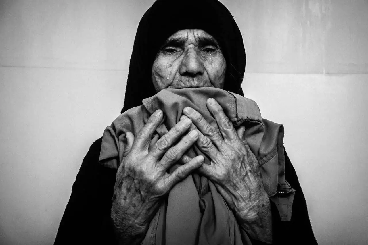نگاه عکاس مستندنگار به جنگ باید عمیق باشد - عکاس مستند راوی تاریخ است