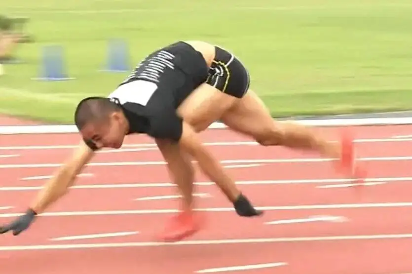 جالب ترین رکوردهای گینس 2025؛ از نگه داشتن چوب کبریت در میانی تا خوک اسکیت باز