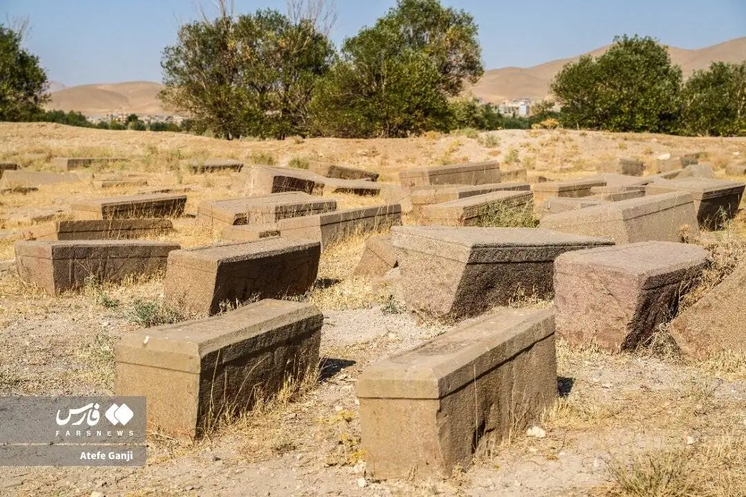 سنگ قبرهای خاص قبرستان ارامنه سیرَک را ببینید + تصاویر