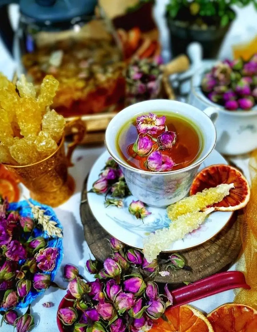 تازه عروس ها بخوانند: شیک ترین مدل دیزاین سفره یلدا + منوی کامل شام برای درخشیدن در نخستین یلدای مشترک