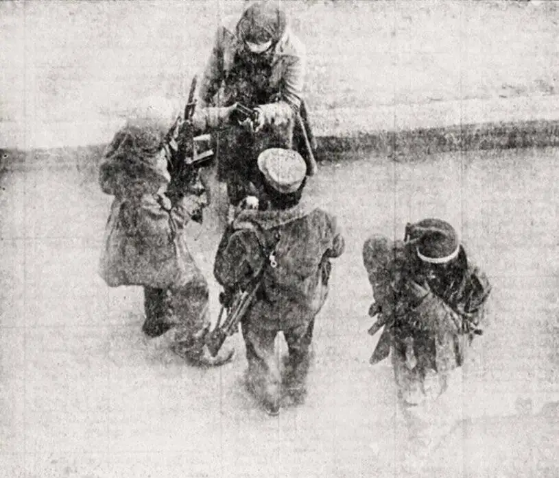 تصاویری از نقش آفرینی زنان در پیروزی انقلاب اسلامی