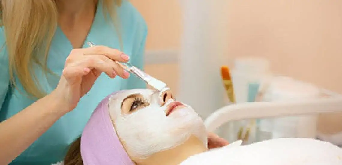 برای فیشال و تراپی پوست به کجا مراجعه کنیم؟ - بیوتی تراپیست ها را زیر نظر بگیرید